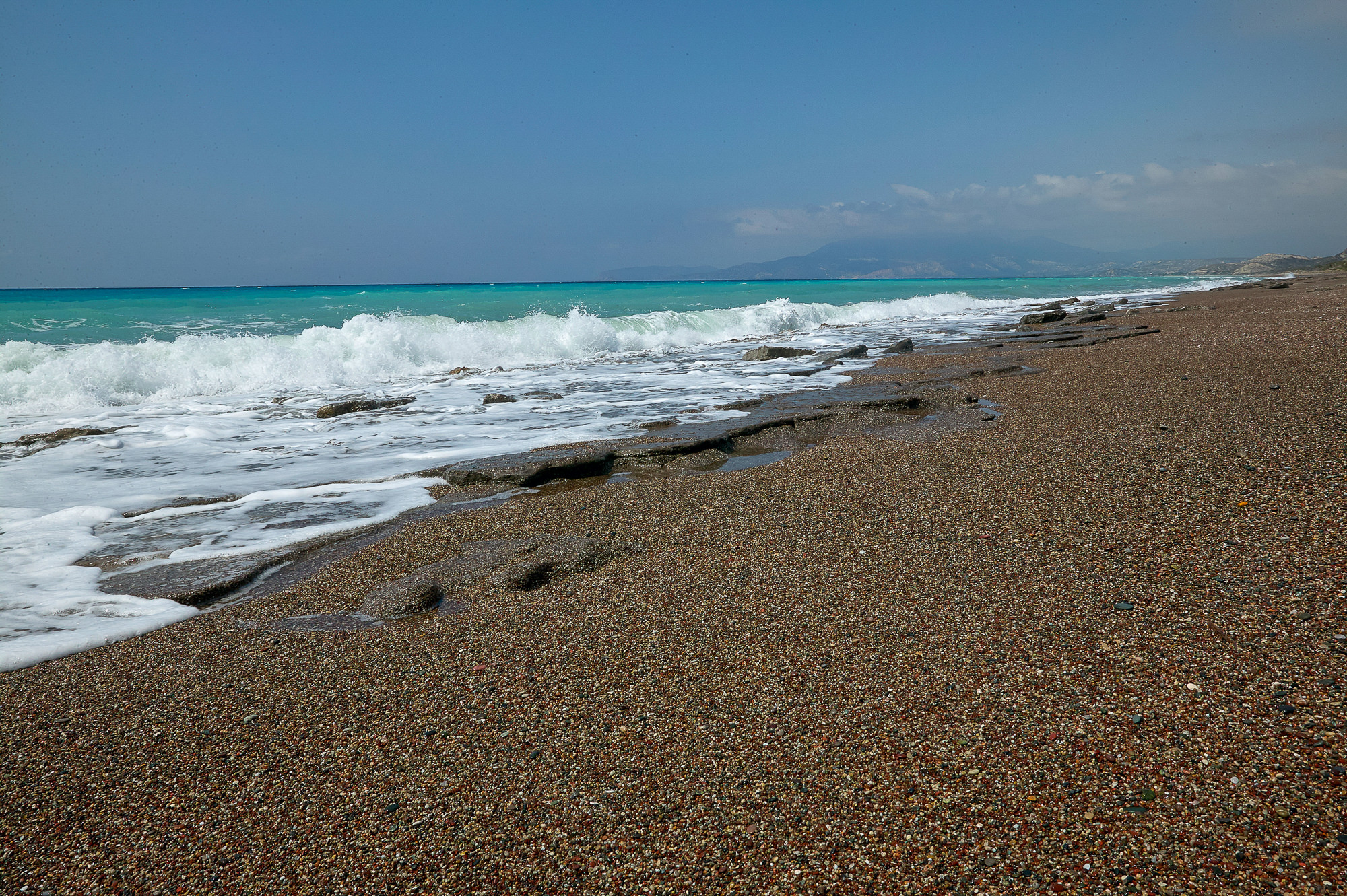 farbenfroher Kiesstrand